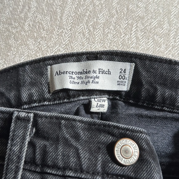 A&F Curve Love 90s Straight Jean - Picture 5 of 5